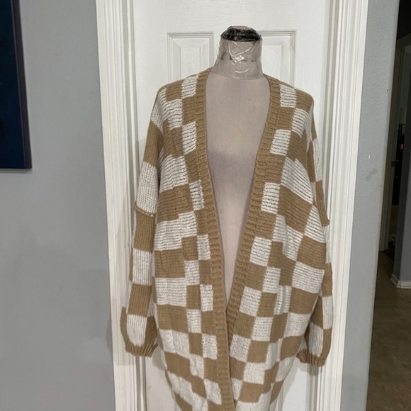 New Women XXL Brown Checkered Print Cardigan, Open Front - Picture 7 of 10